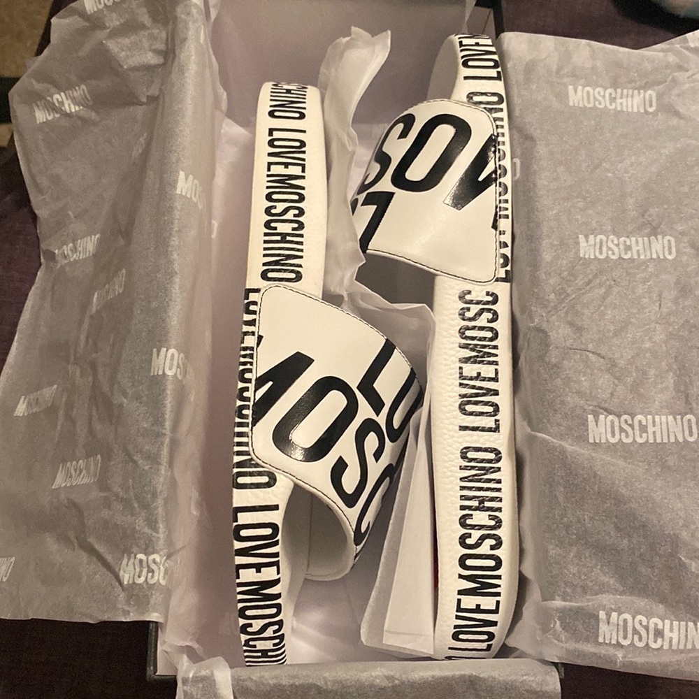 LOVE MOSCHINO Slides! - Picture 10 of 15
